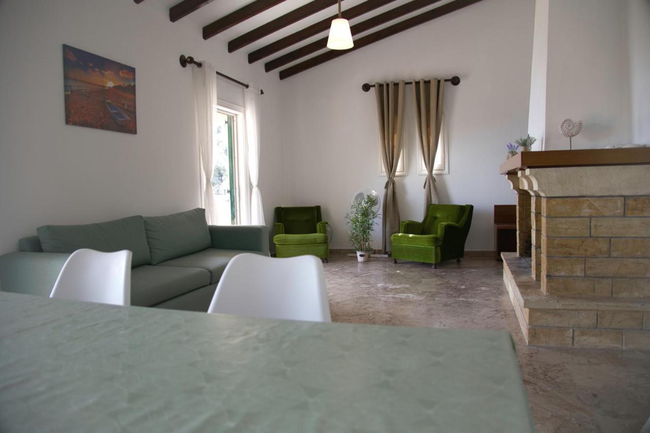 Silent Bay Apartments Katavolos Luaran gambar