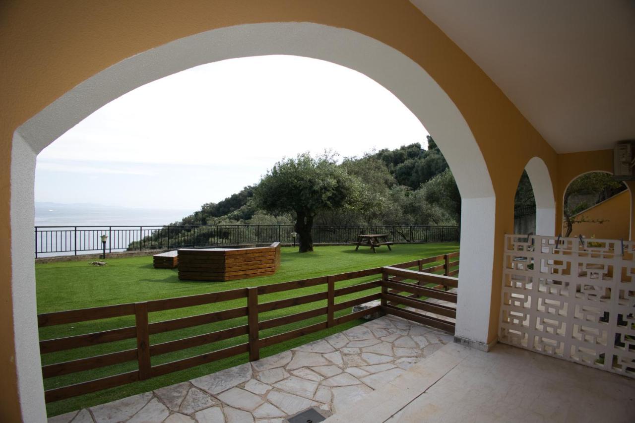 Silent Bay Apartments Katavolos Luaran gambar